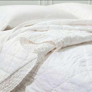 Twin NEW Simply Shabby Chic Lily Rose Chambray Quilt